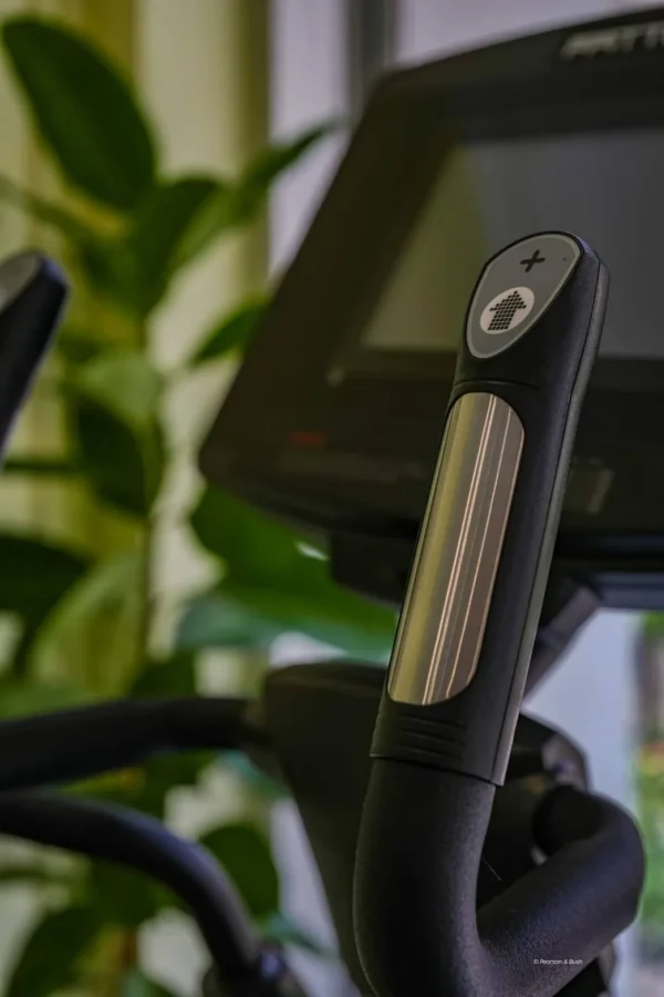 PRO-E100S-TV Elliptical เครื่องเดินวงรี จอสัมผัส (ทัชสกรีน) - Image 4